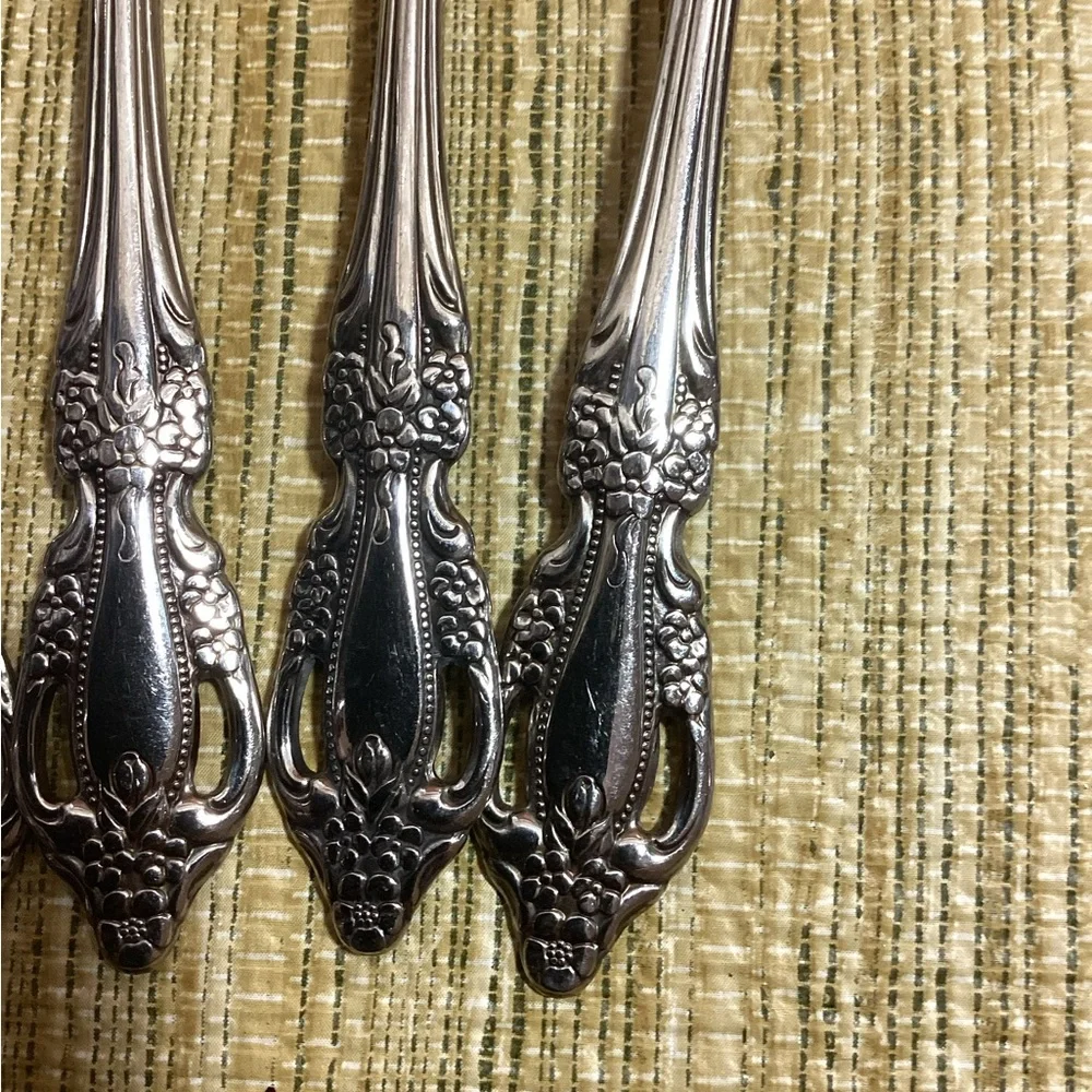 Oneida RAPHAEL HH Distinction Stainless  Silver Tea Spoons Set of 4